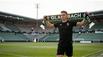 Gladbach besiegelt Zukunft: Elias Vali Fard unterschreibt Profivertrag