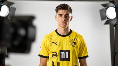 Borussia Mönchengladbach blickt für den Abgang von Nico Elvedi nach England
